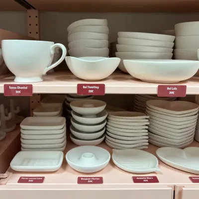 Photo des pièces de céramique avec leur prix